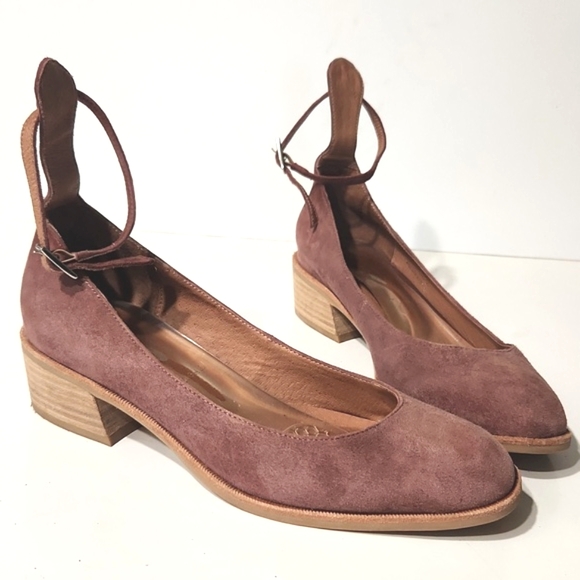 Free People Jeffrey Campbell Shoes - Like New! Free People Jeffrey Campbell Suede Boulevard Heels Dusty Rose Size 7.5